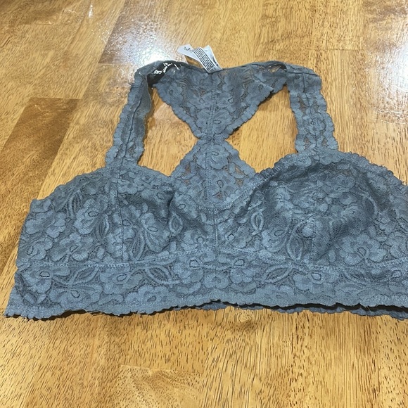 Lot three bralettes - Picture 4 of 4